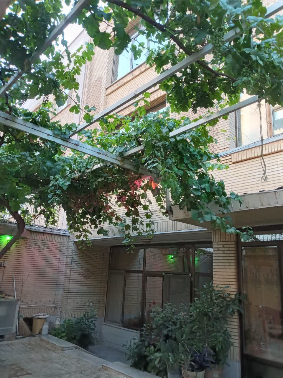 ویلایی 3 طبقه
