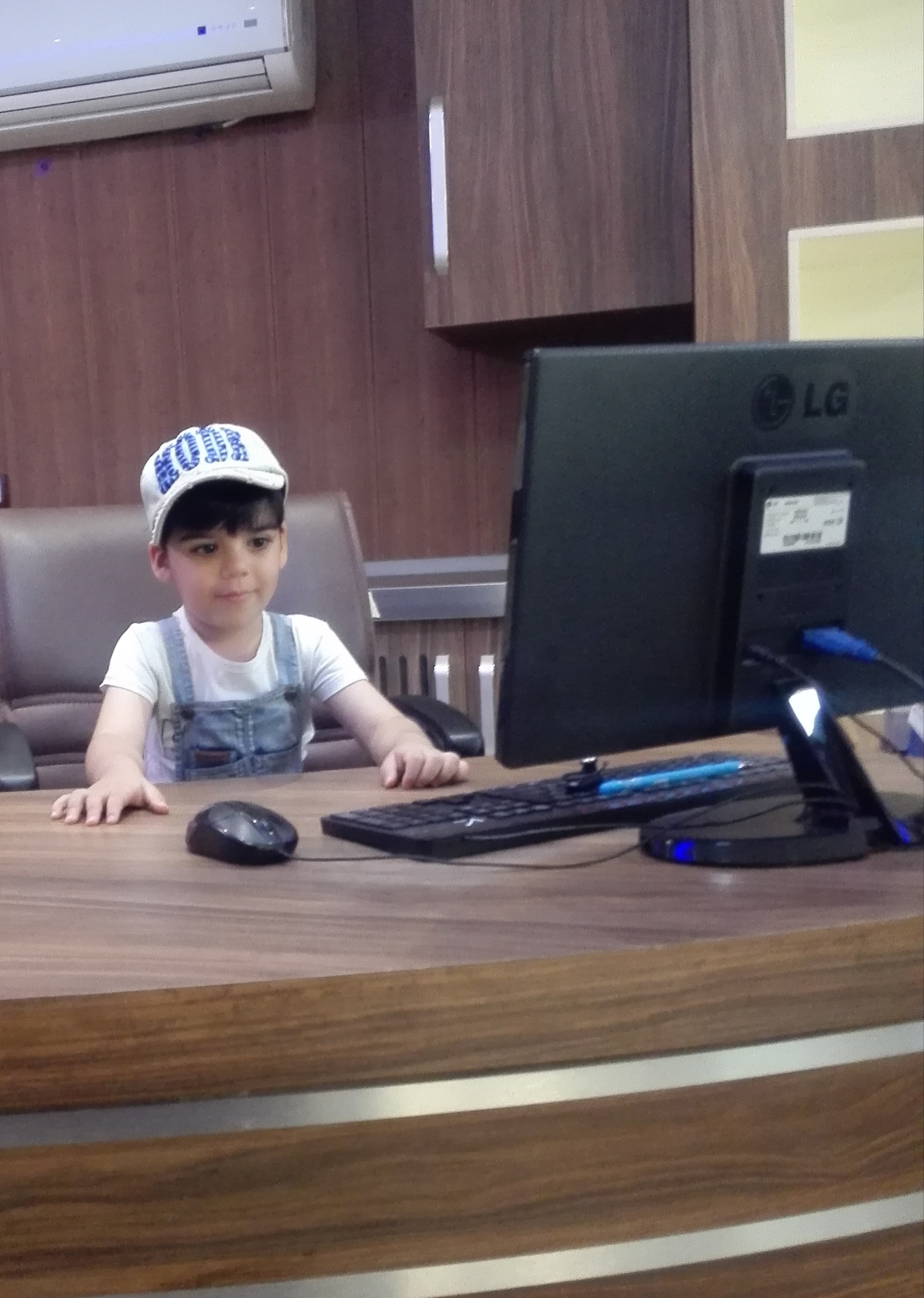 محمد فاضل پور - 09132000544